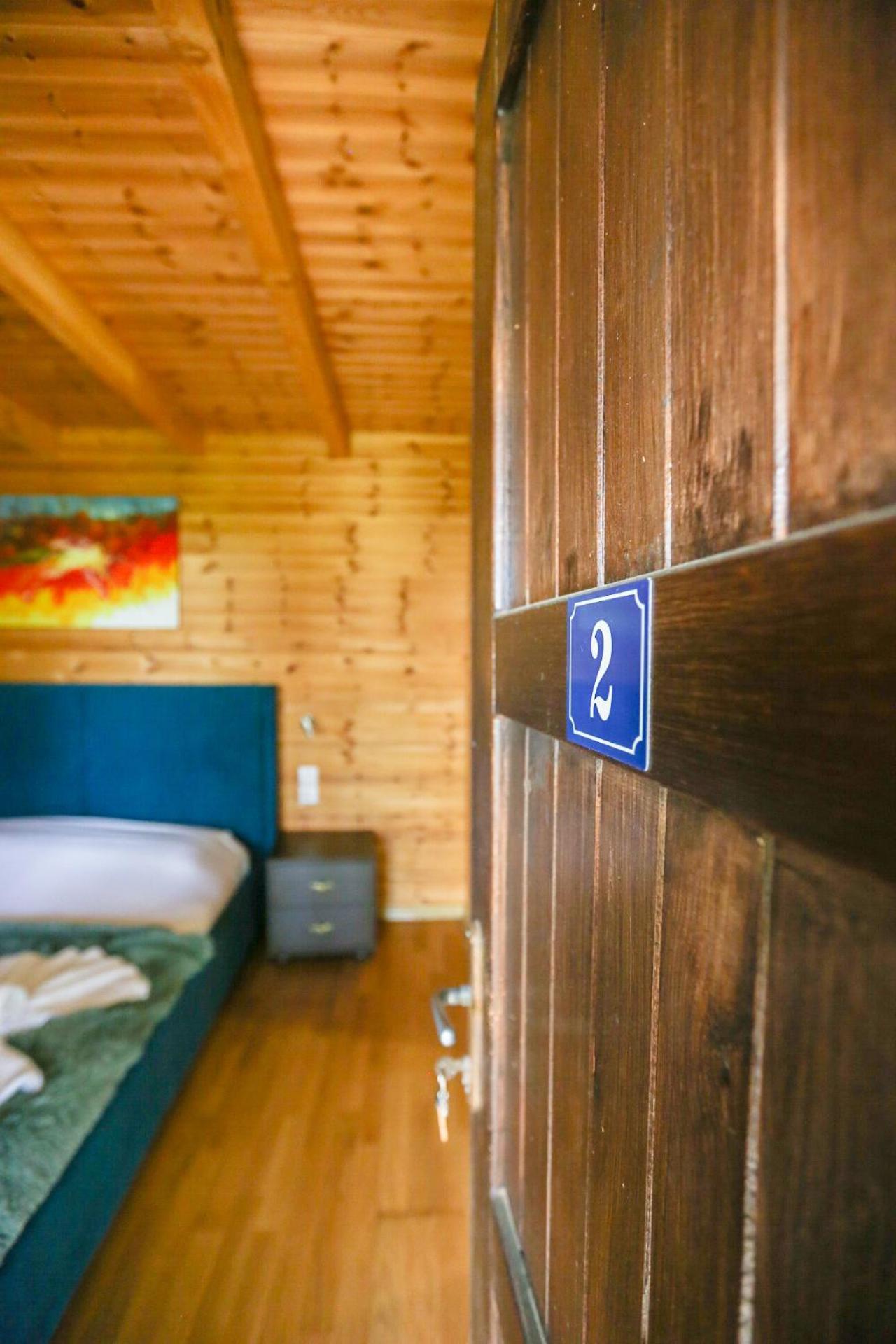 Motel Holiwood