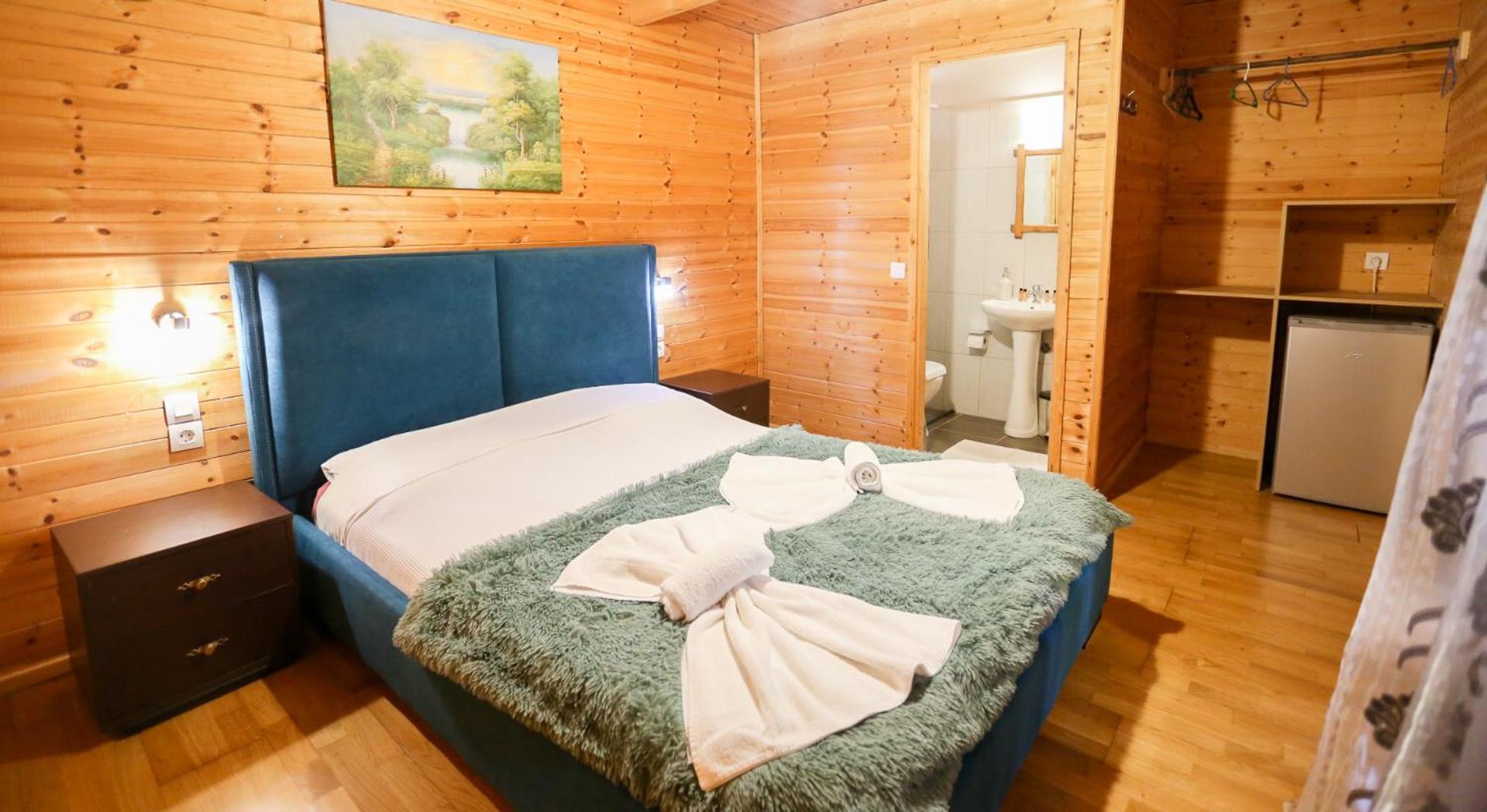 Holiwood Motel