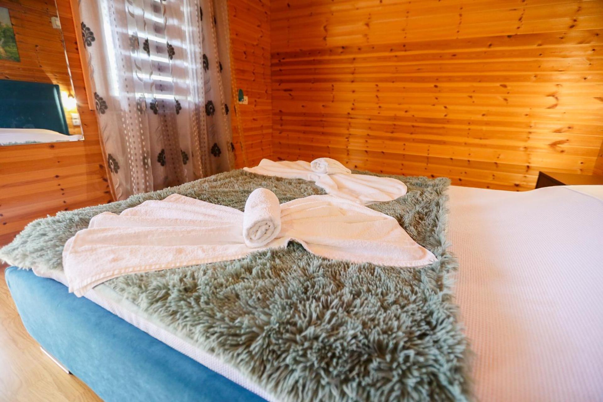 Motel Holiwood Himare