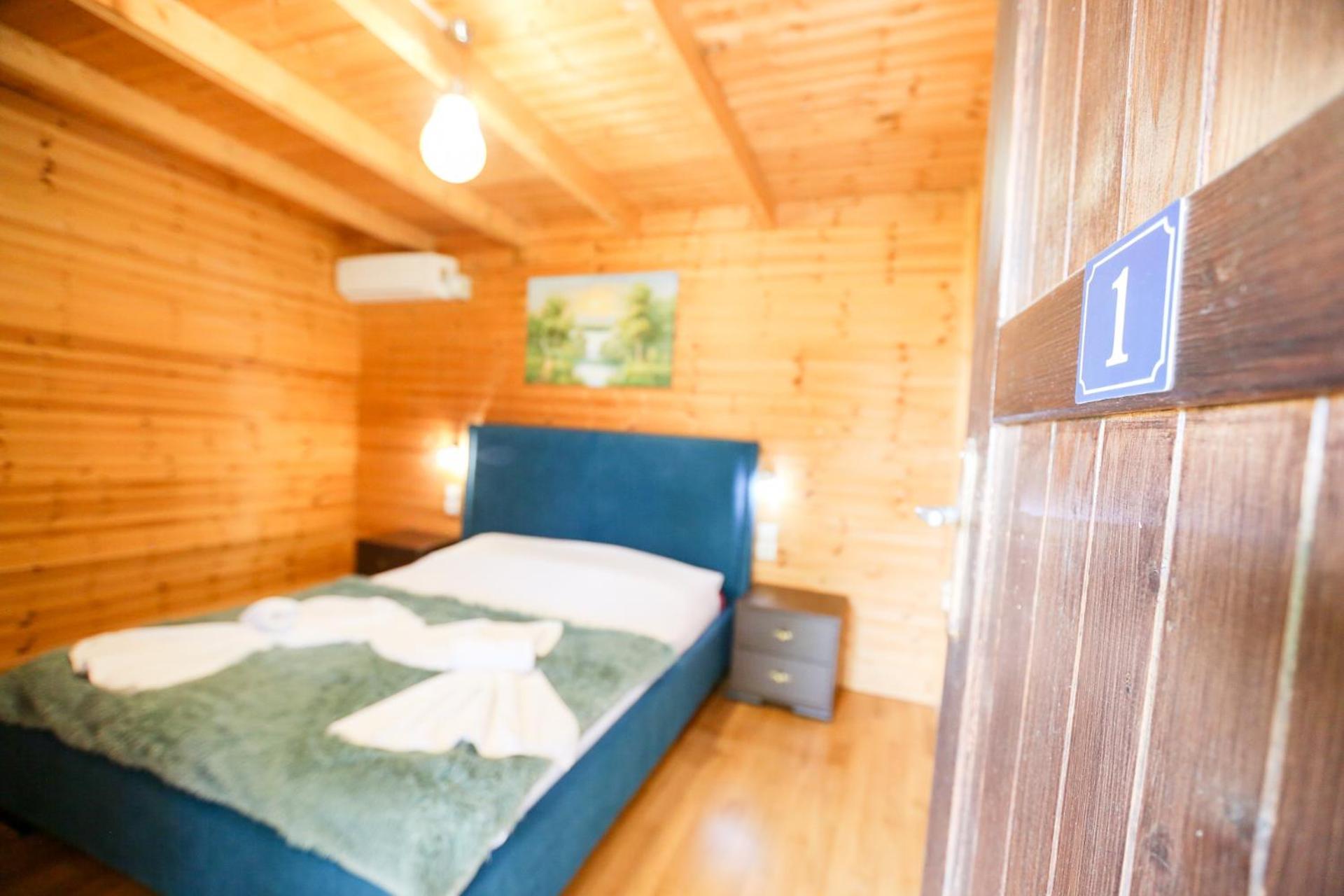 Motel Holiwood Himare